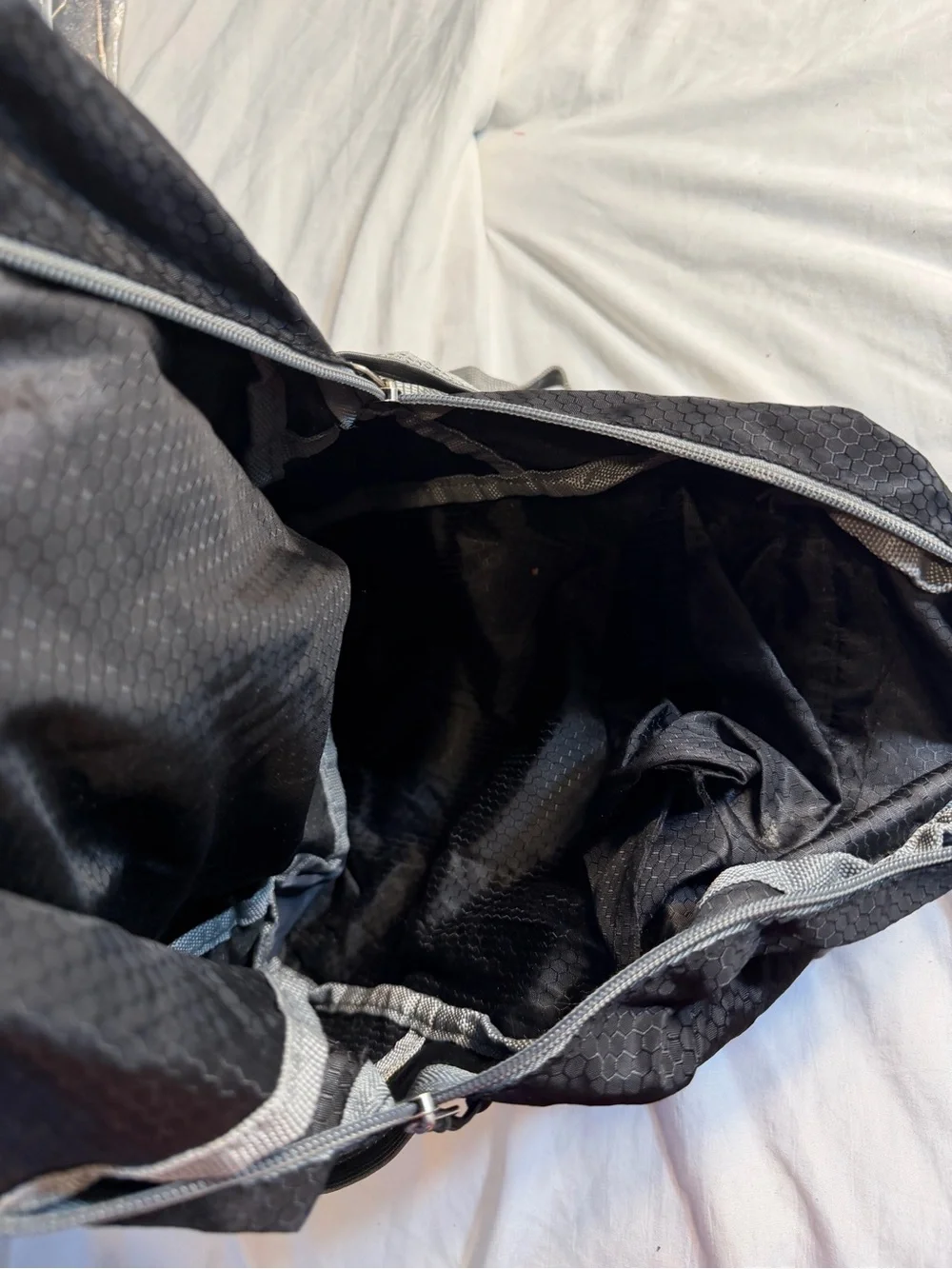 Bago Men's Black and Gray Everyday Backpack
